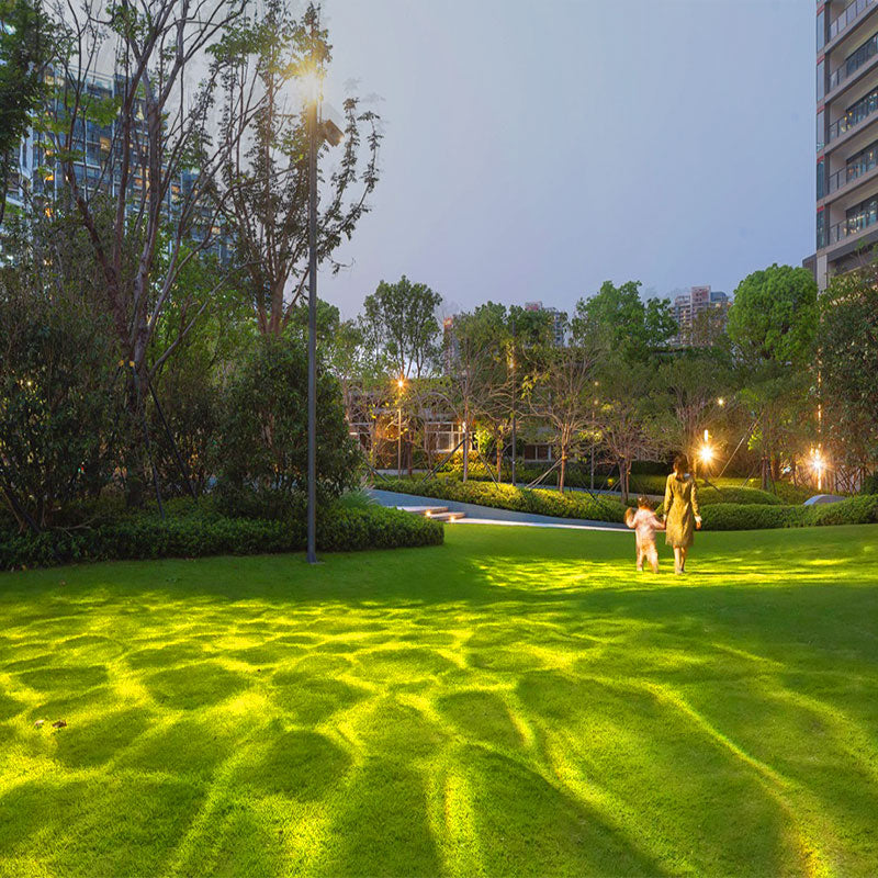 How Gobohub’s Water Ripple Effect Light Projector Transformed a UK Garden Into a Nighttime Oasis